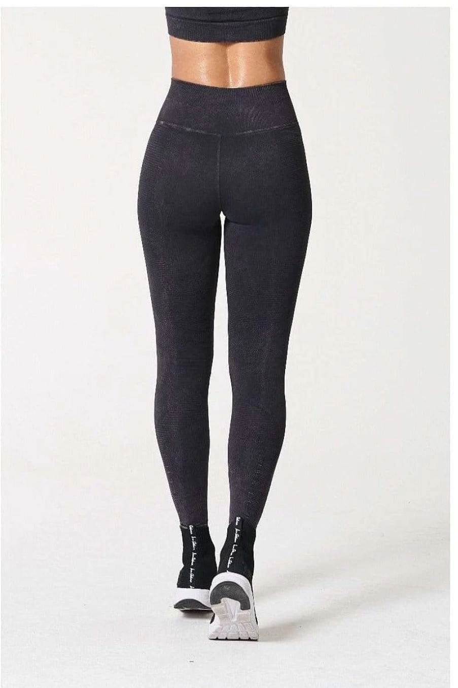 NUX Women's Body Engineered One By One High-Performance Legging MW