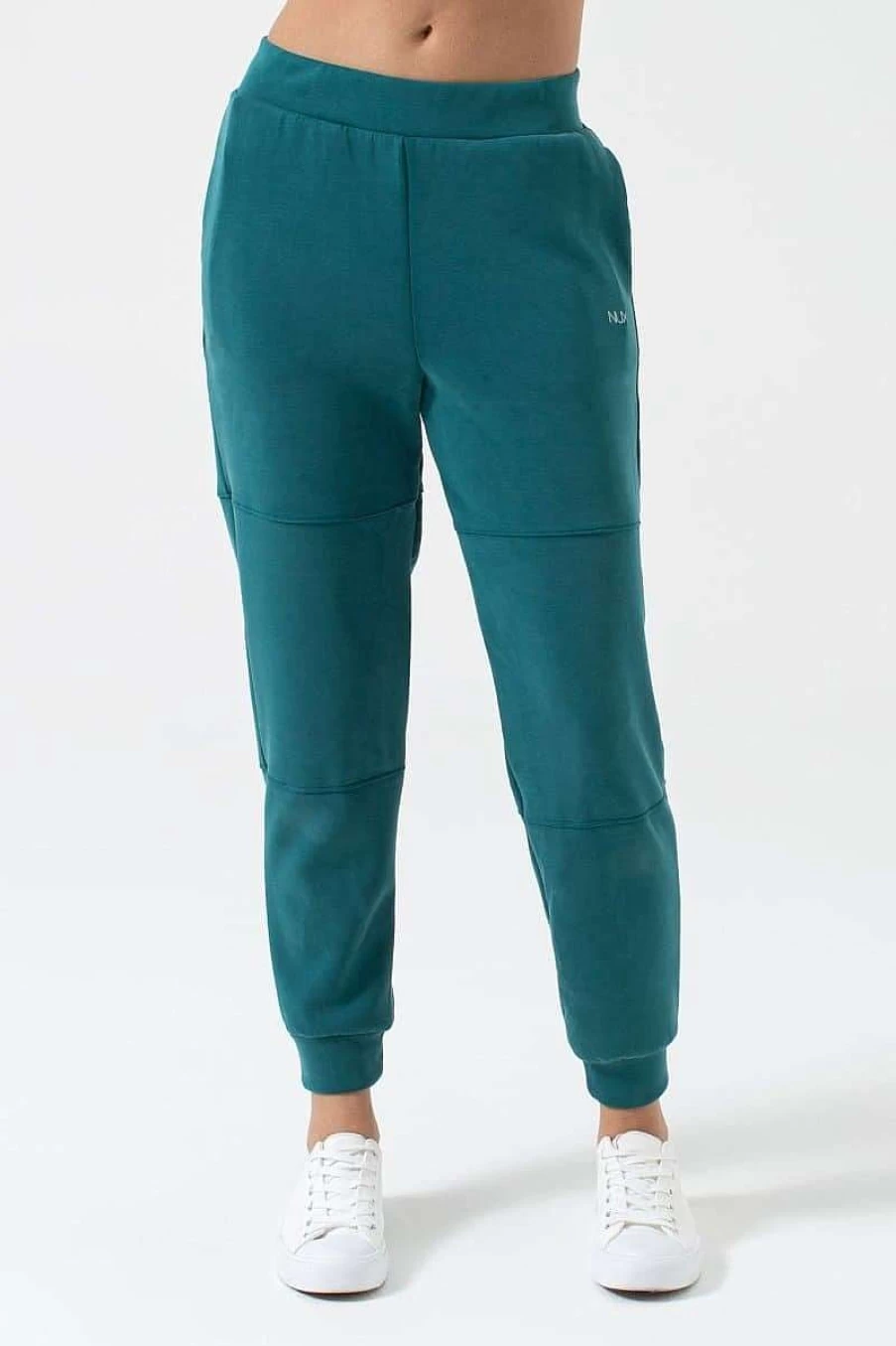 NUX Women's Sleek Fabric Jogger Pants - Comfortable & Stylish Activewear
